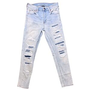 American Eagle Outfitters Womens Size 8 Short Light Wash Distressed Ripped Jeans
